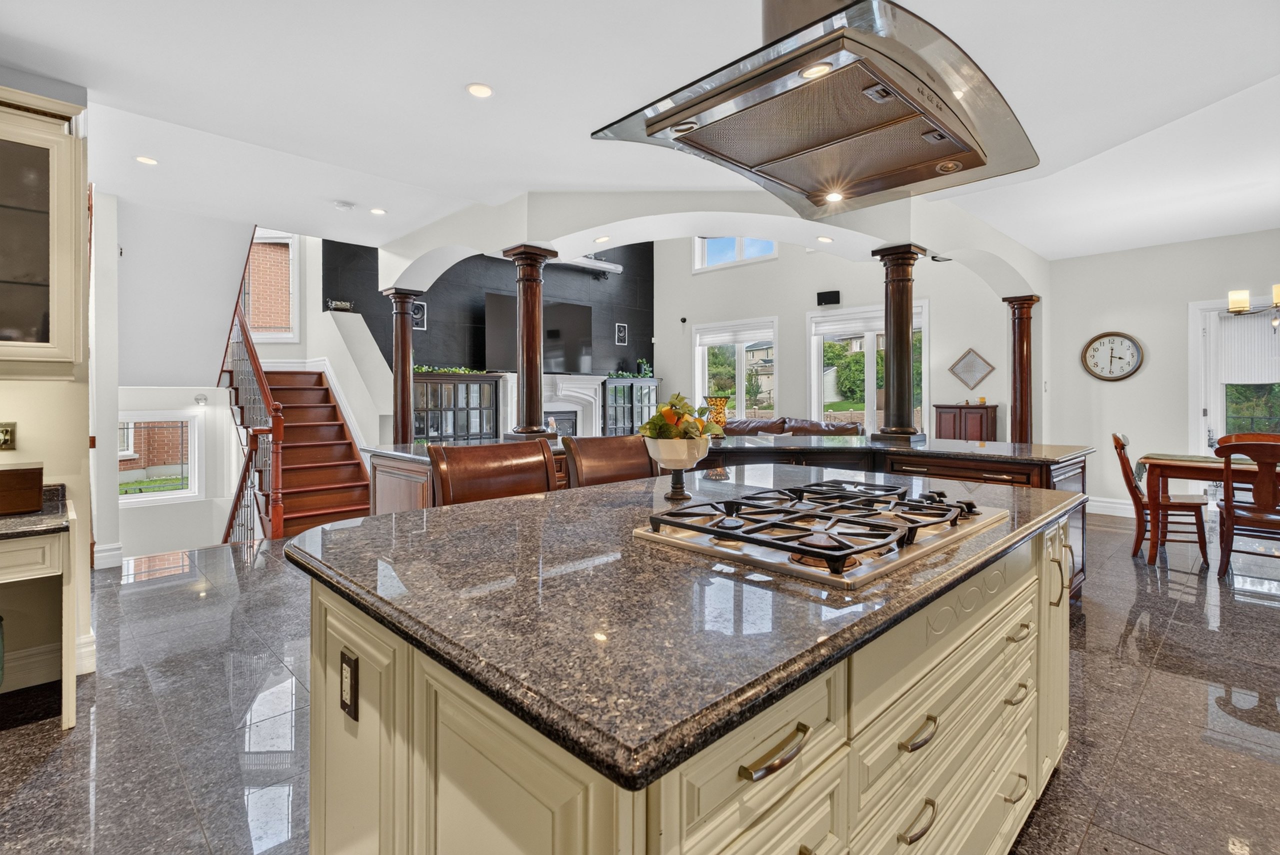 Island cooktop and canopy hood